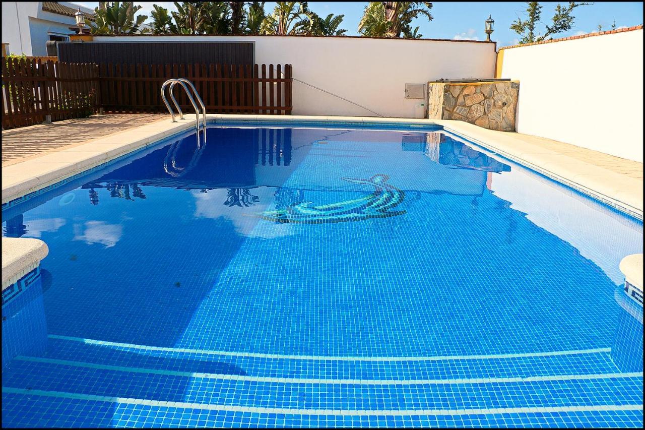 Chalet Con Piscina Privada 科尼尔-德拉弗龙特拉 外观 照片