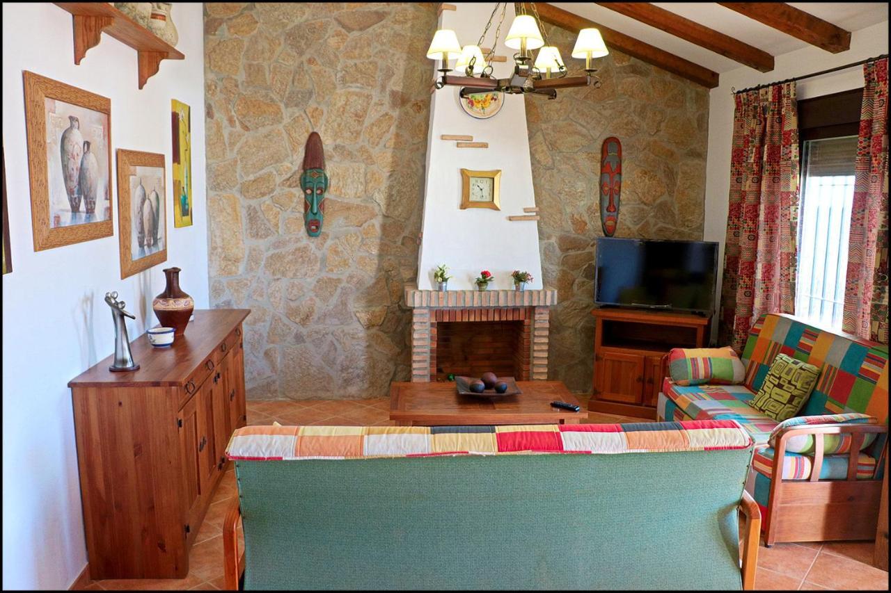 Chalet Con Piscina Privada 科尼尔-德拉弗龙特拉 外观 照片